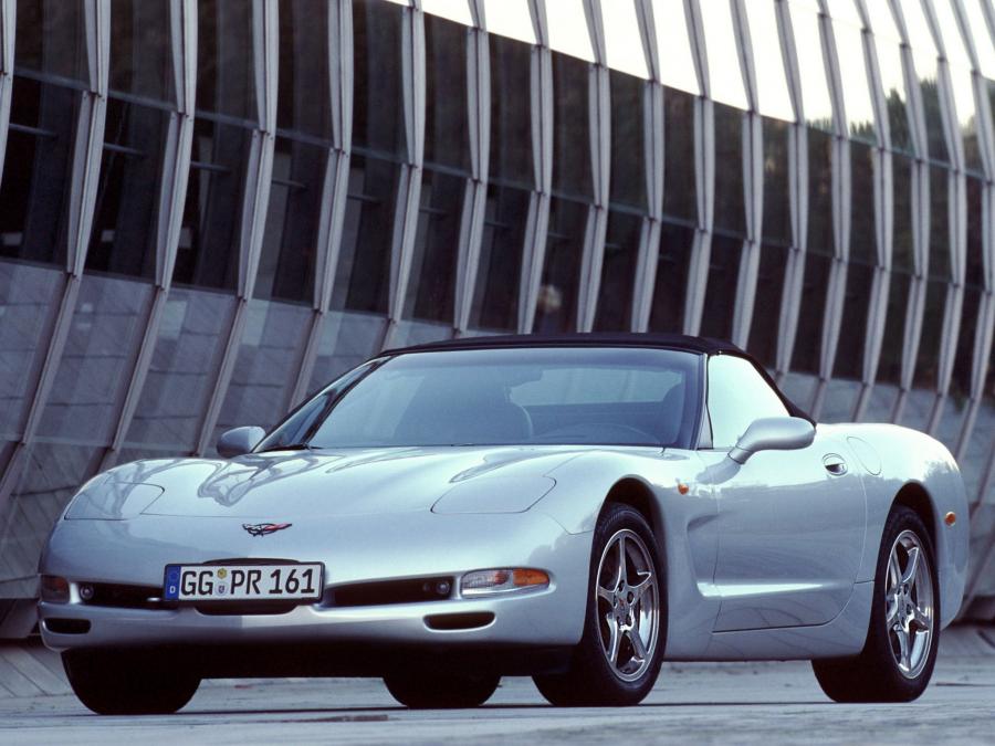  Chevrolet Corvette Convertible 1998 года  (EU) (фото 15 из 18)